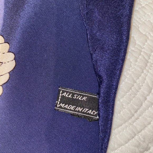 Vintage Givenchy Womens silk scarf - Picture 12 of 12